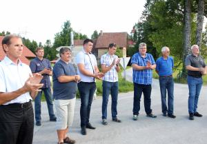 OTVORITEV CESTE IN ZIDU OKOLI POKOPALIŠČA NA KOŽLJEKU 07 FOTO LJUBO VUKELIČ